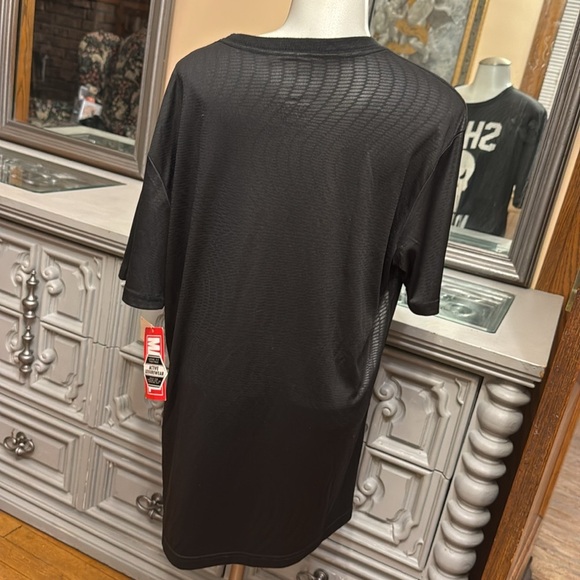 Marvel NWT Large The Punisher Show No Mercy with Skull Black Tee Shirt - Picture 4 of 5